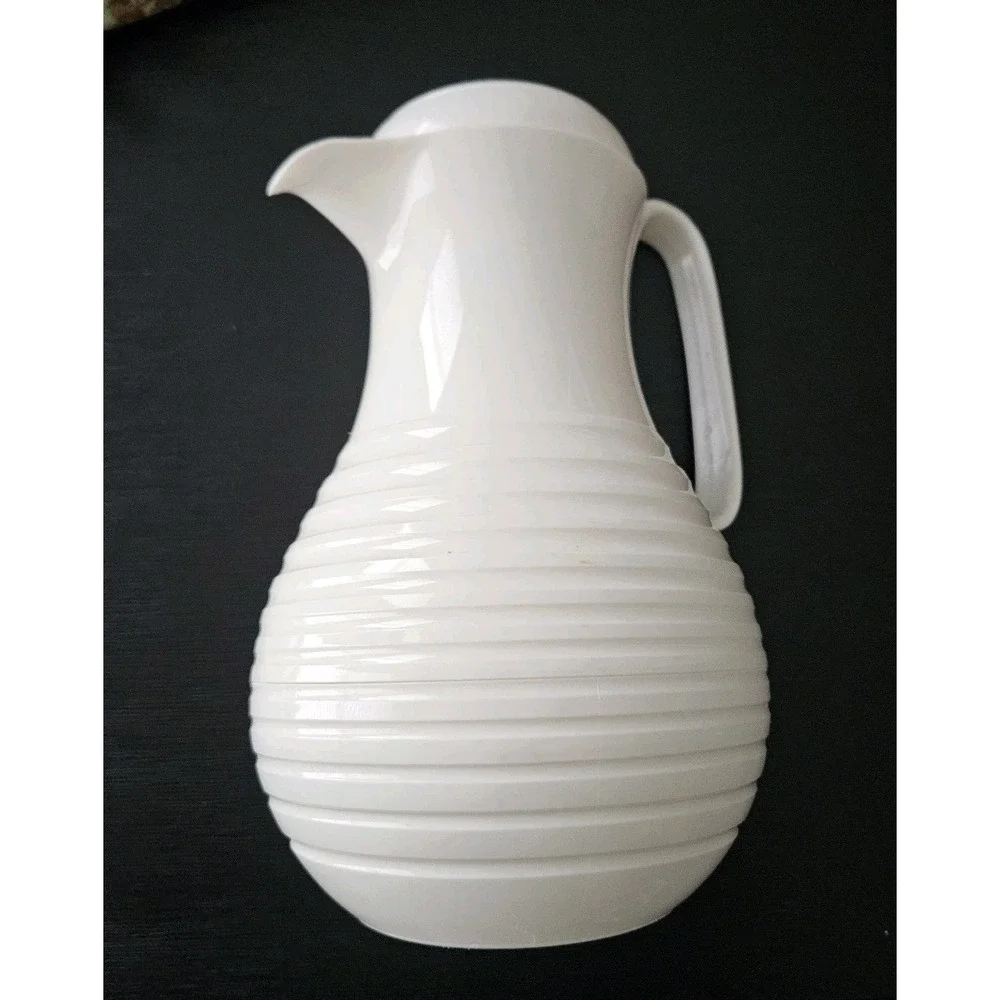 Vintage Insulated Thermal 32oz Pitcher Glass Interior Beverage Pitcher Carafae